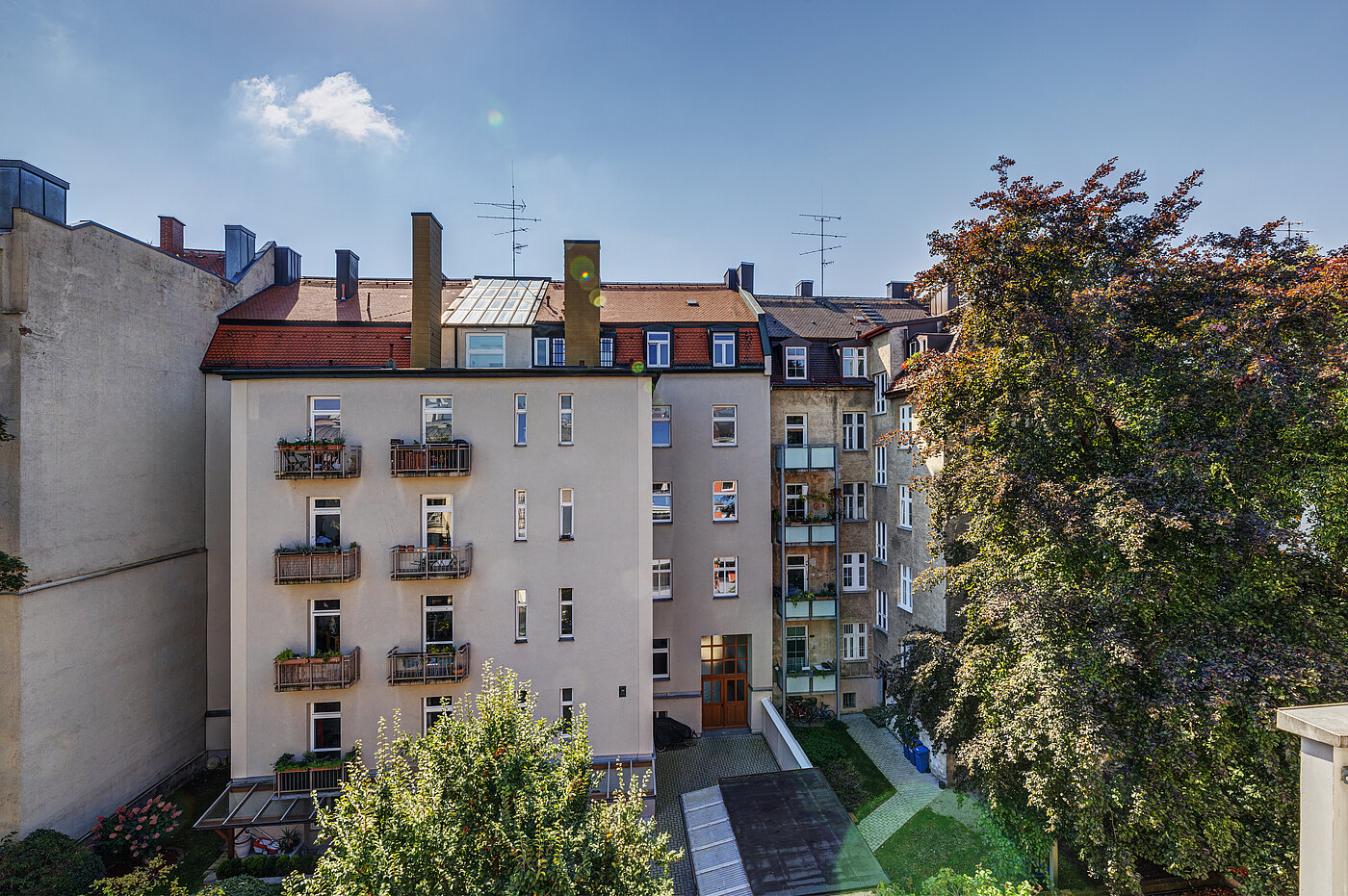 Квартира в многоэтажно доме с 1 комнатная | München-Schwabing | 70449 | ...in den Innehof