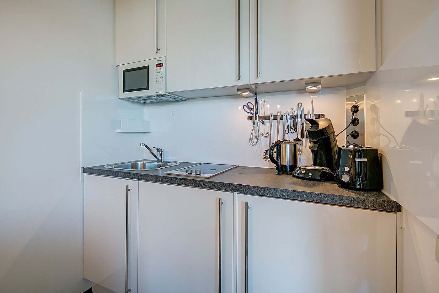 Квартира в многоэтажно доме с 1 комнатная | München-Schwabing | 70079 | Küche...