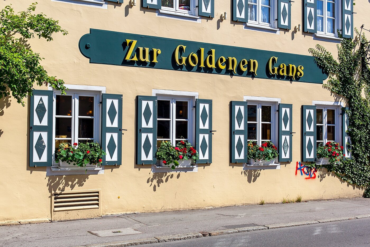 Квартира в многоэтажно доме с 2 комнатами | München-Pasing | 70141 | Restaurants ums Eck