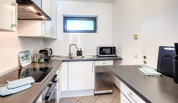 Квартира в многоэтажно доме с 2 комнатами | Haar | 70426 | ...Küche mit Einbauten...