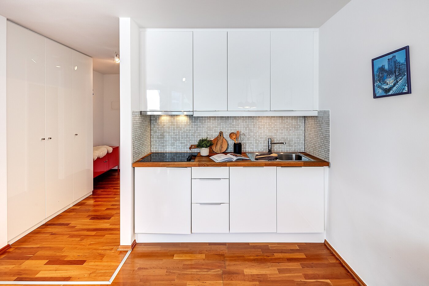 Квартира в многоэтажно доме с 1 комнатная | München-Maxvorstadt | 70165 | Moderne Küchenzeile