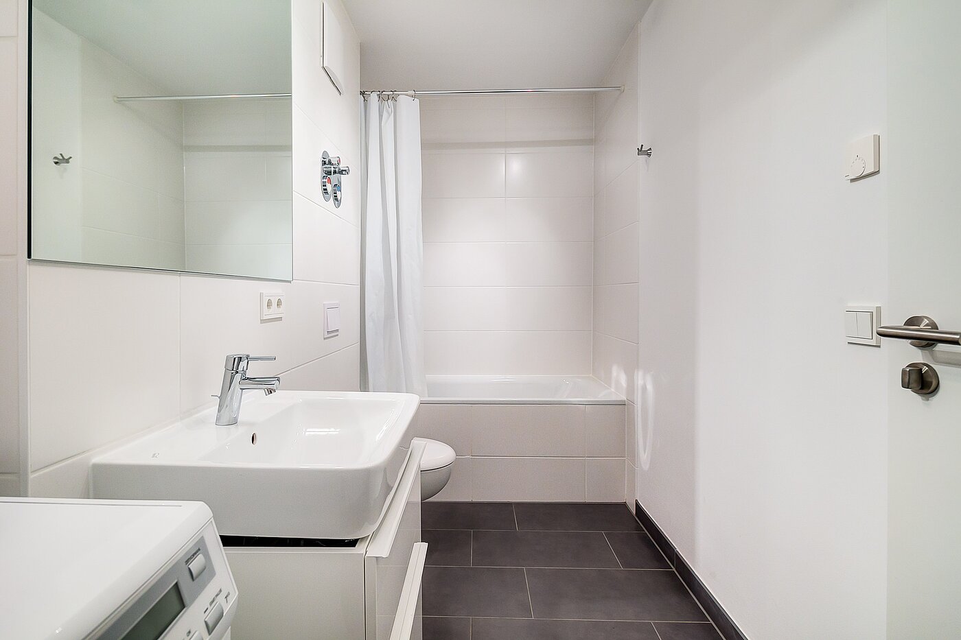 Квартира в многоэтажно доме с 3 комнатами | München-Moosach | 70164 | ...und Badewanne