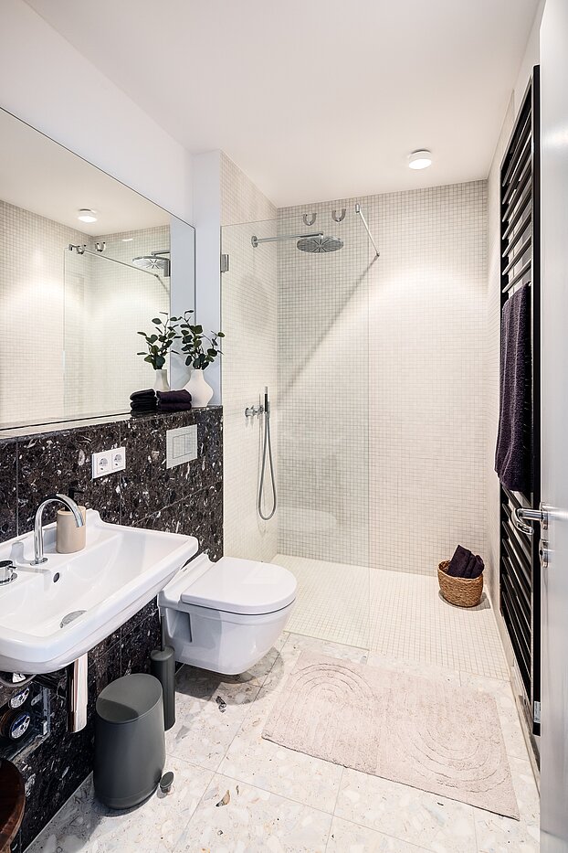 Квартира в многоэтажно доме с 2 комнатами | München-Schwabing | 70195 | ...Duschbad,...