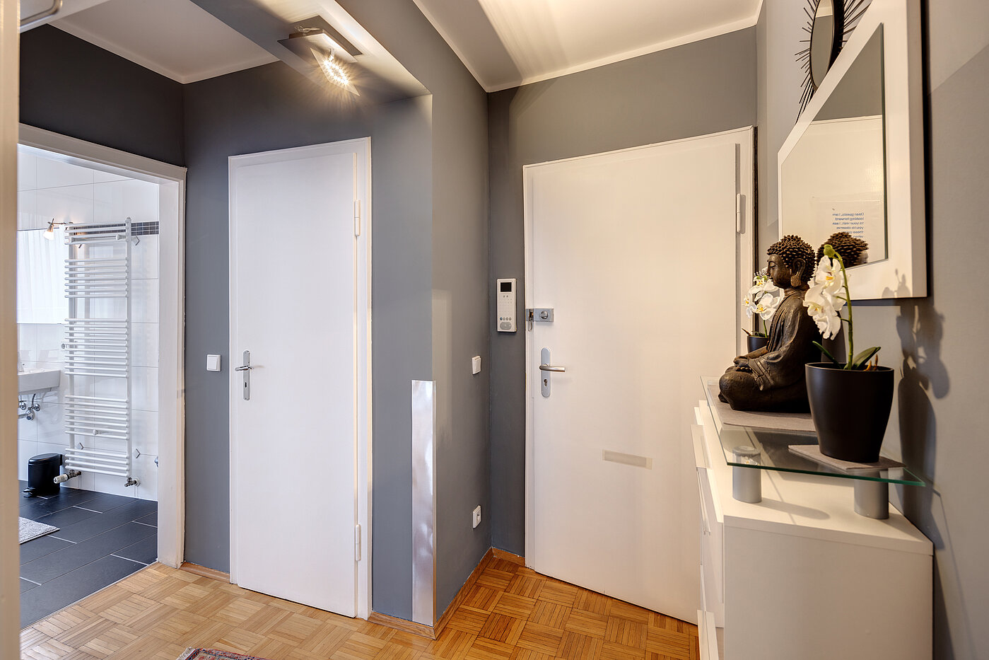 Плоский с 2 комнатами | 70219 | Eingangsbereich mit Abstellkammer