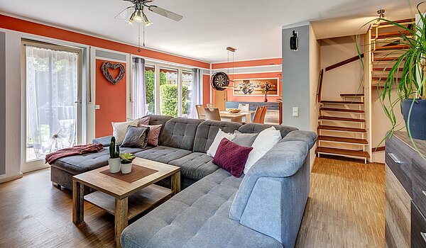 Угловой террасный дом с 6 комнатами | Germering | 70033 | Treppe gut integriert