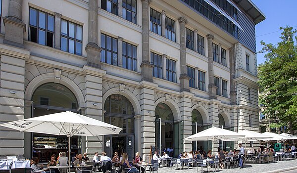 Квартира в многоэтажно доме с 3 комнатами | 70046 | Literaturhaus