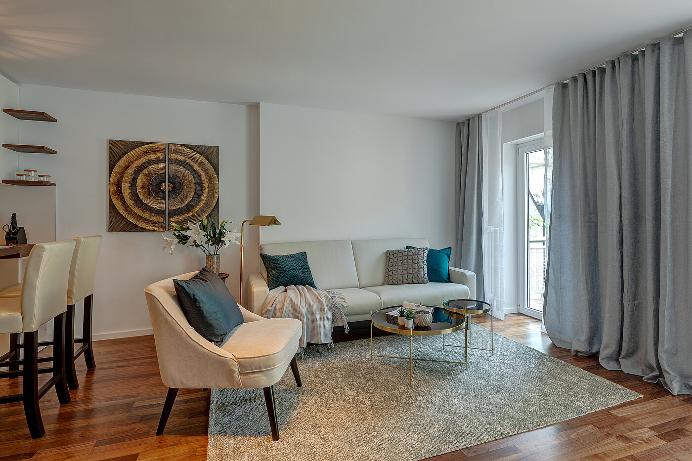 Квартира в многоэтажно доме с 2 комнатами | München-Schwabing | 70434 | ...behaglich Wohnen...