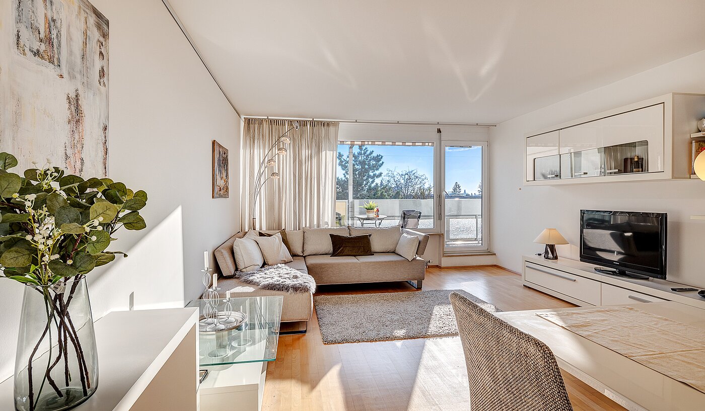 Квартира в многоэтажно доме с 3 комнатами | Unterschleißheim | 70003 | ...ansprechend Wohnen mit...