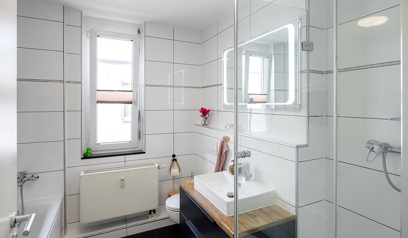 Половина двухквартирного жилого дома с 5 комнатами | Unterföhring | 70119 | Bad mit Fenster
