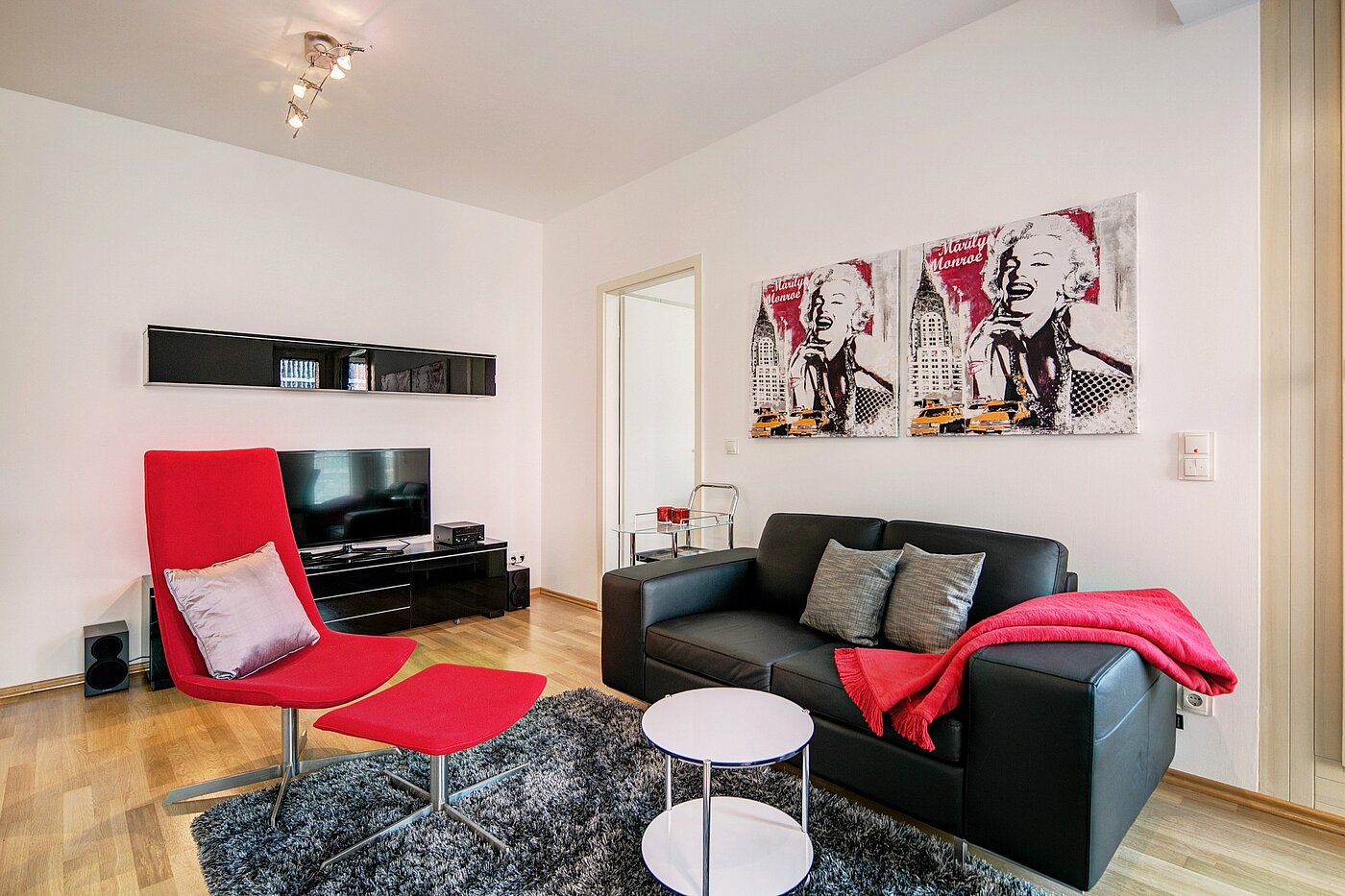 Квартира в многоэтажно доме с 1.5 комнатами | München-Schwabing | 70392 | Wohnbereich