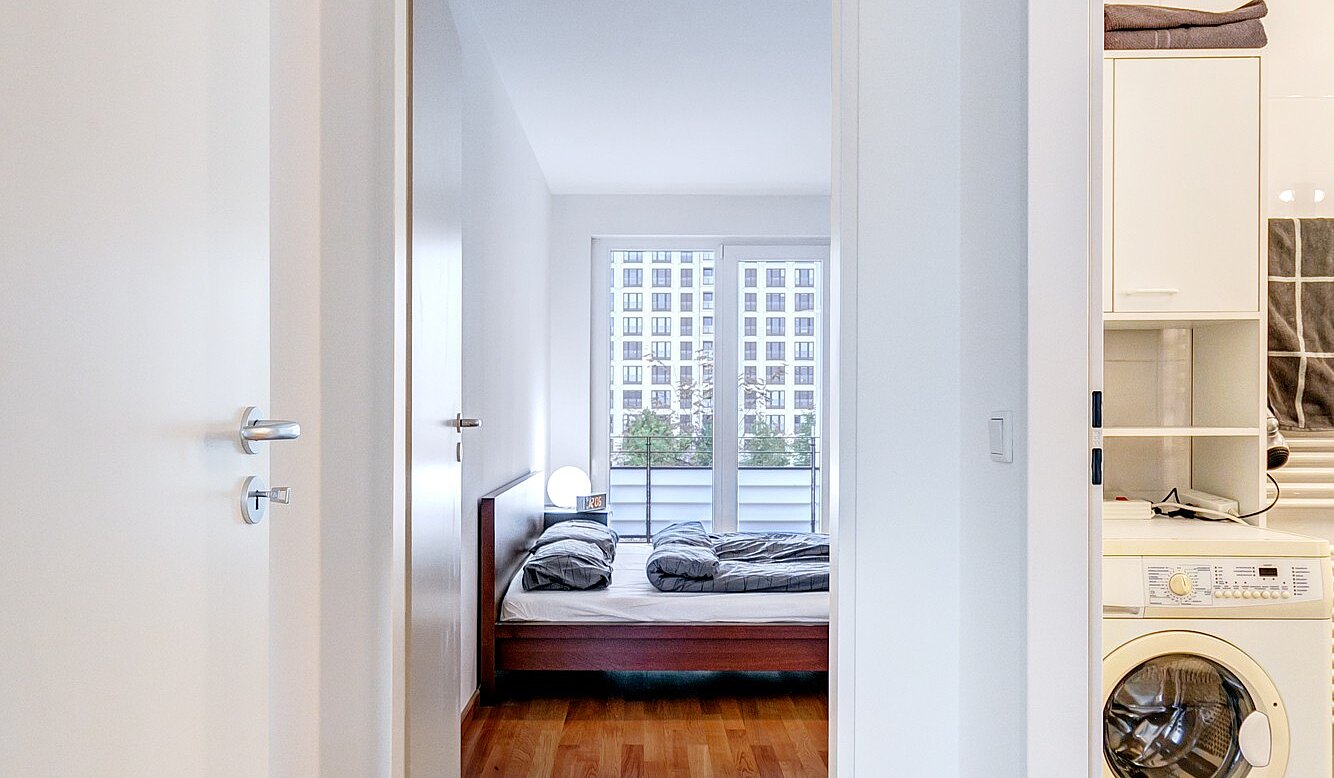 Квартира в многоэтажно доме с 2.5 комнатами | 70020 | Flur Blickrichtung Schlafzimmer und Bad