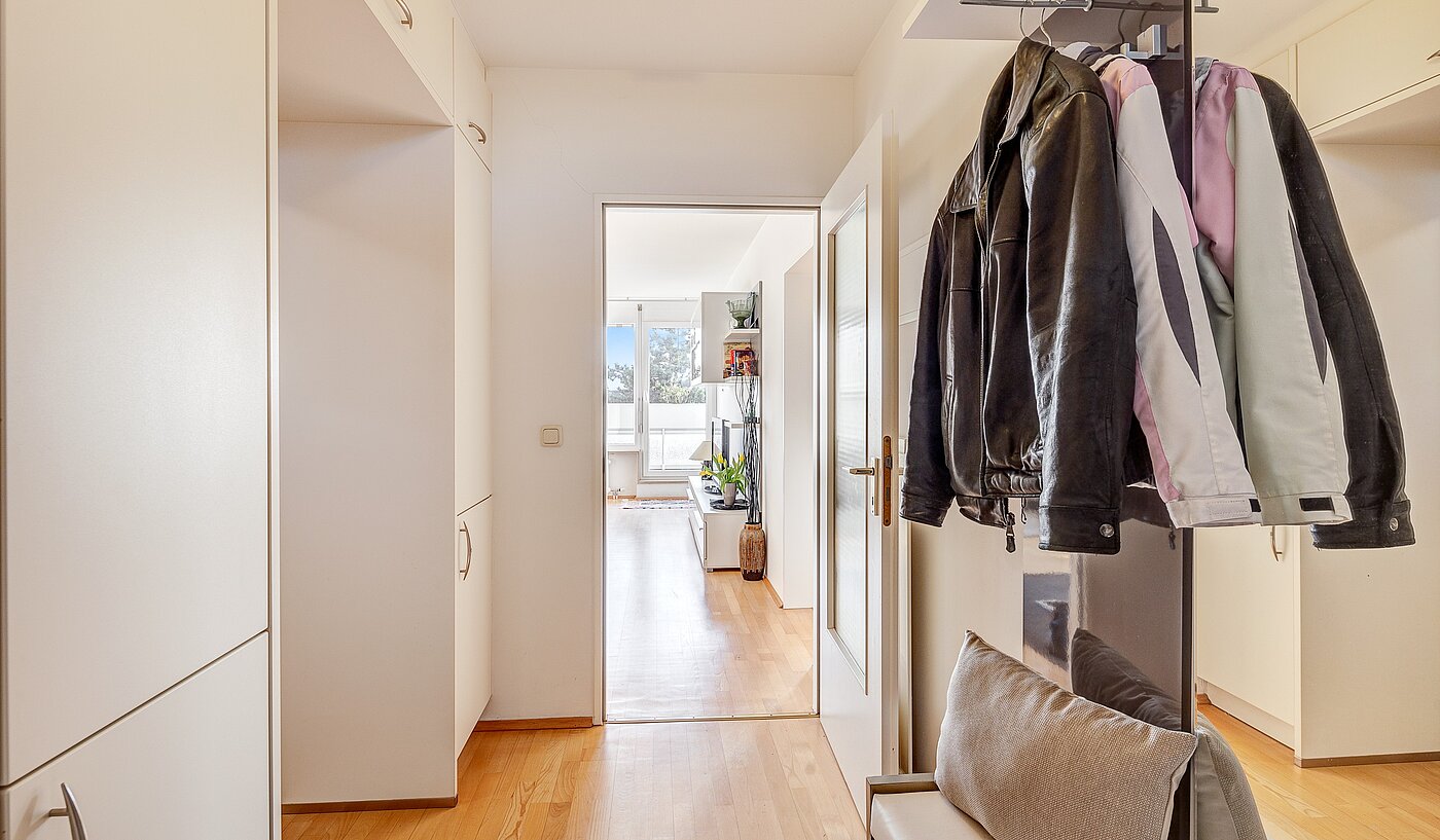 Квартира в многоэтажно доме с 3 комнатами | Unterschleißheim | 70003 | Eingangsbereich mit Einbauten