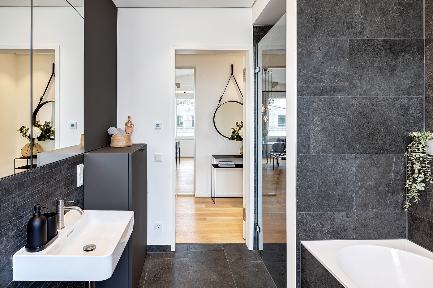 Квартира в многоэтажно доме с 2 комнатами | 70134 | ...und Badewanne