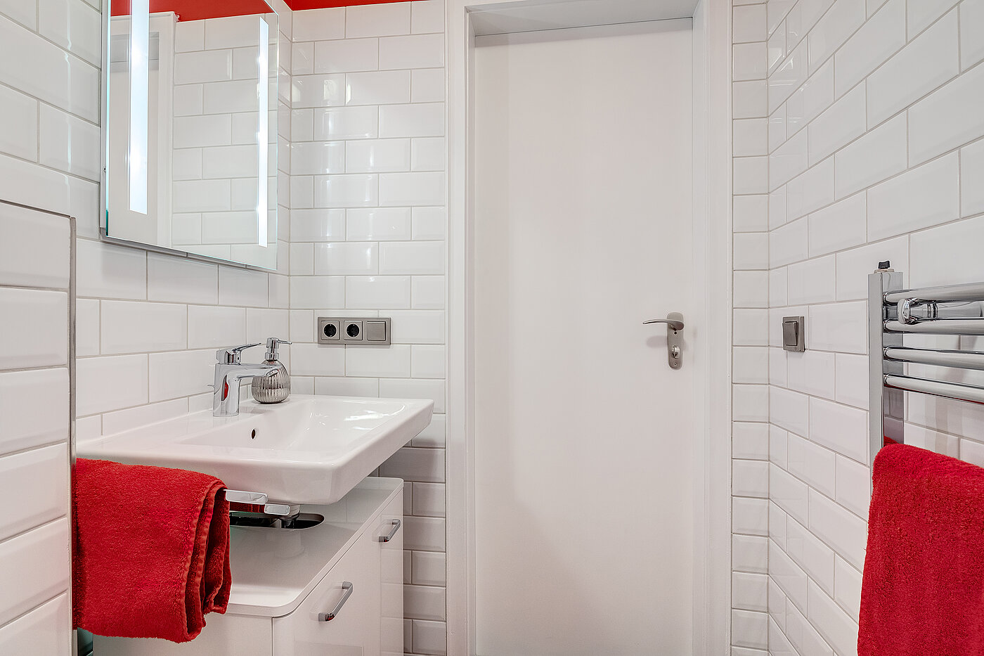 Квартира в многоэтажно доме с 2 комнатами | München-Bogenhausen | 70287 | Weiß gefliestes Bad...
