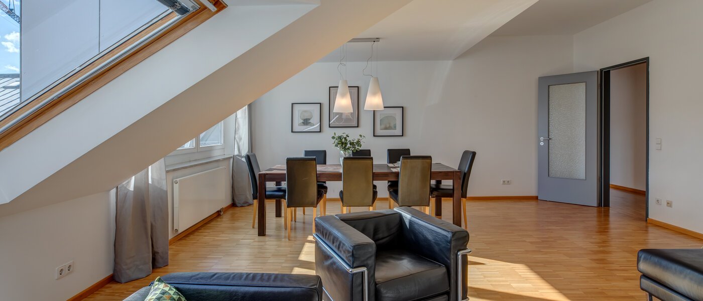 мансардная квартира München Maxvorstadt - Museumsviertel 03 жилое пространство 1