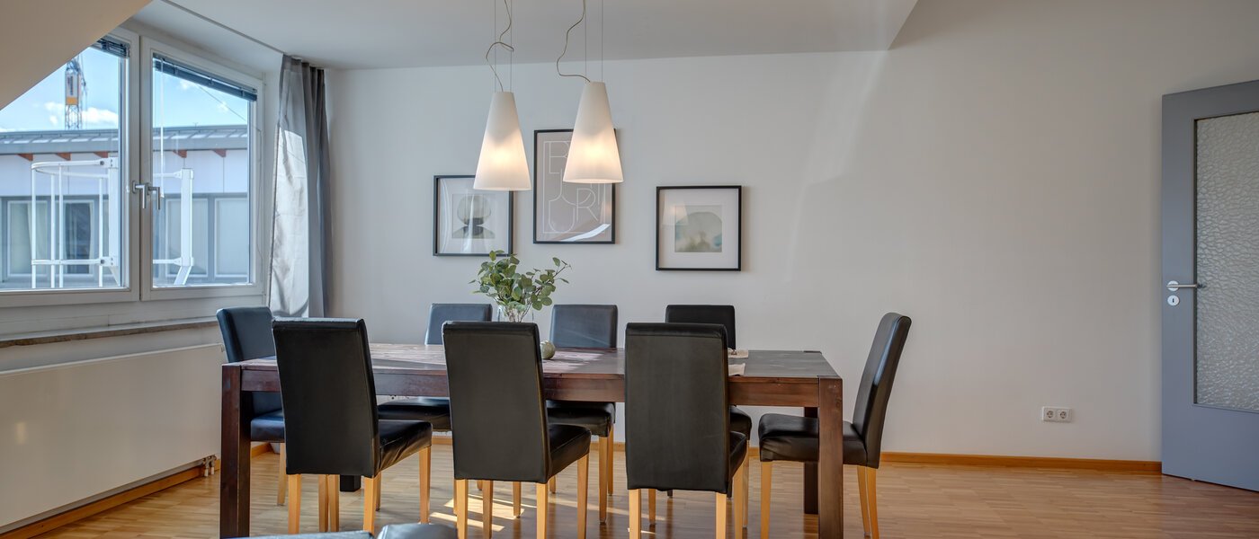 мансардная квартира München Maxvorstadt - Museumsviertel 01 обеденная зона 1