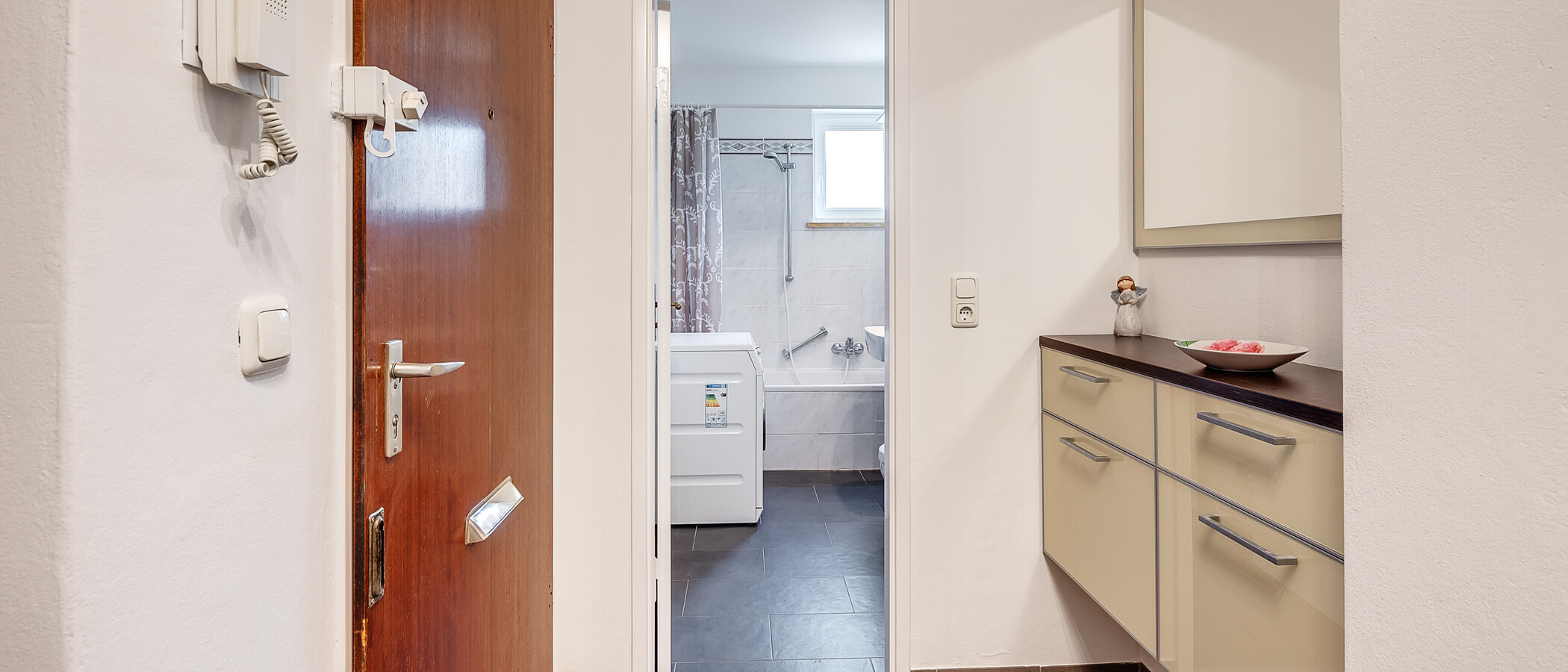 квартира München Neuhausen 02 коридор 10004