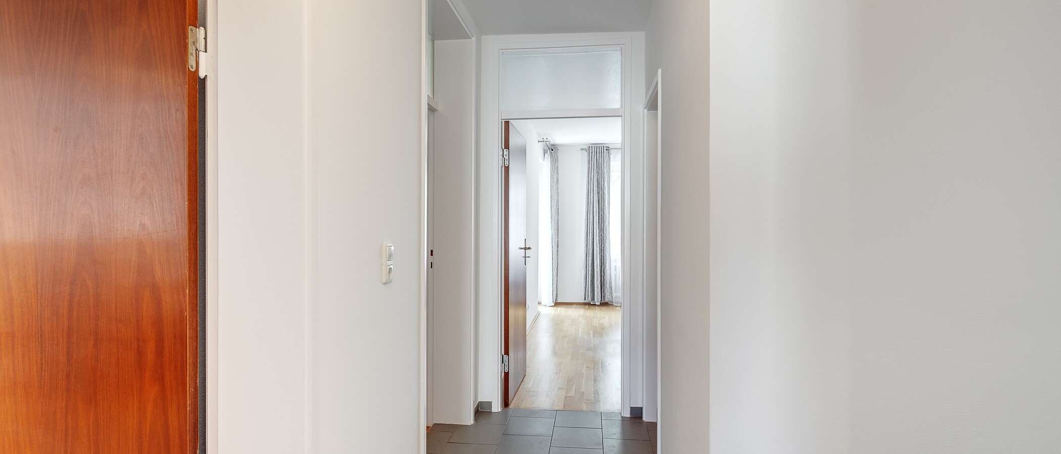 квартира München Neuhausen 05 коридор 10004