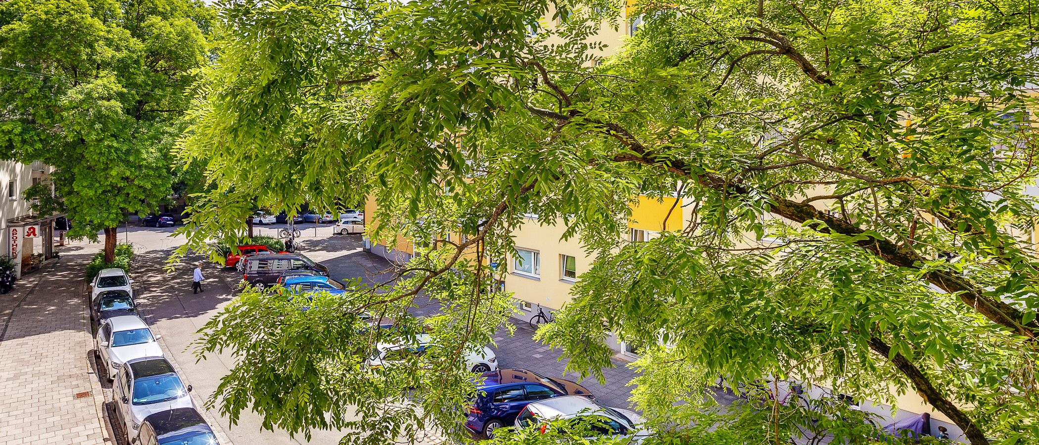 квартира München Neuhausen 01 вид из окна 10004