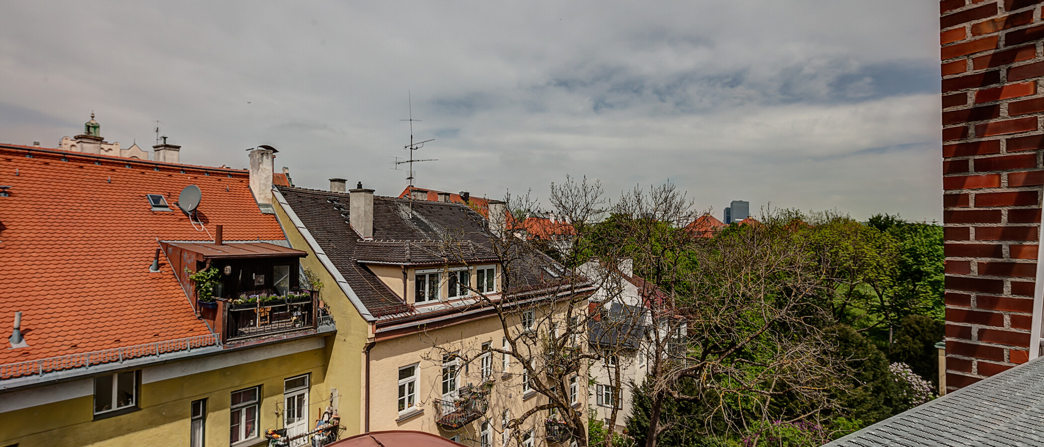 квартира-галерея München Schwabing (rechts der Leopoldstraße) 02 вид из окна 10012