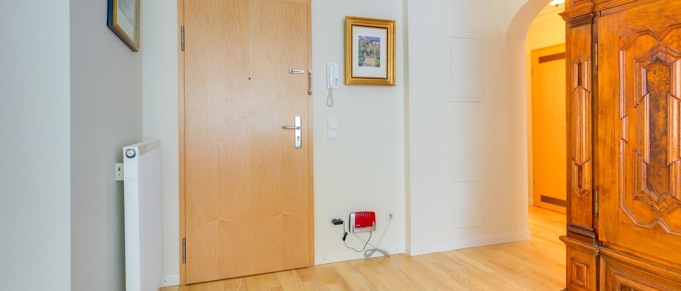 квартира München Neuhausen 03 коридор 10045