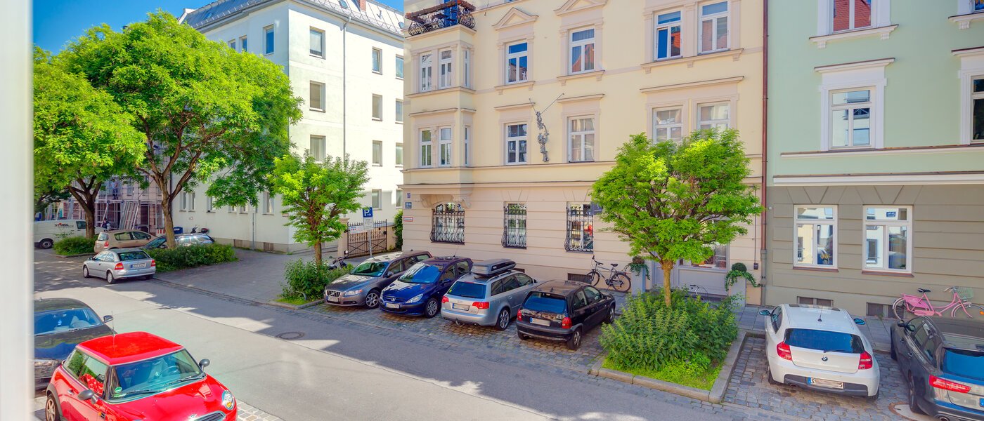 квартира München Neuhausen 01 вид из окна 10045