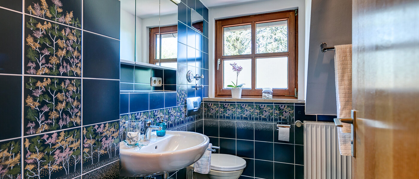 мансардная квартира München Obermenzing 01 ванная комната 10079