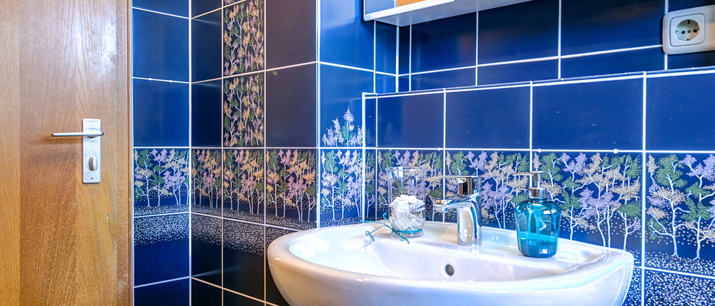 мансардная квартира München Obermenzing 04 ванная комната 10079