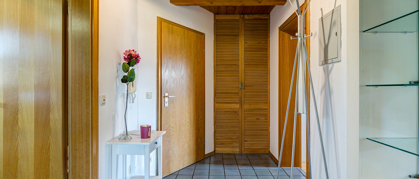 мансардная квартира München Obermenzing 02 коридор 10079