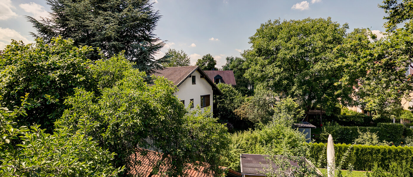 мансардная квартира München Obermenzing 01 вид из окна 10079