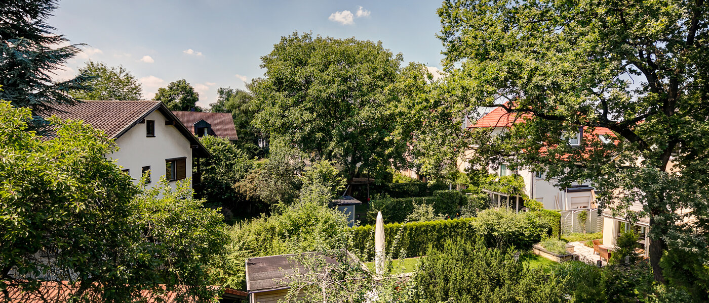 мансардная квартира München Obermenzing 02 вид из окна 10079