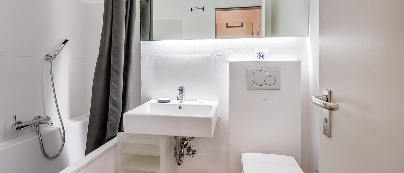 квартира München Schwabing-West (rund um den Hohenzollernplatz) 01 ванная комната 10175