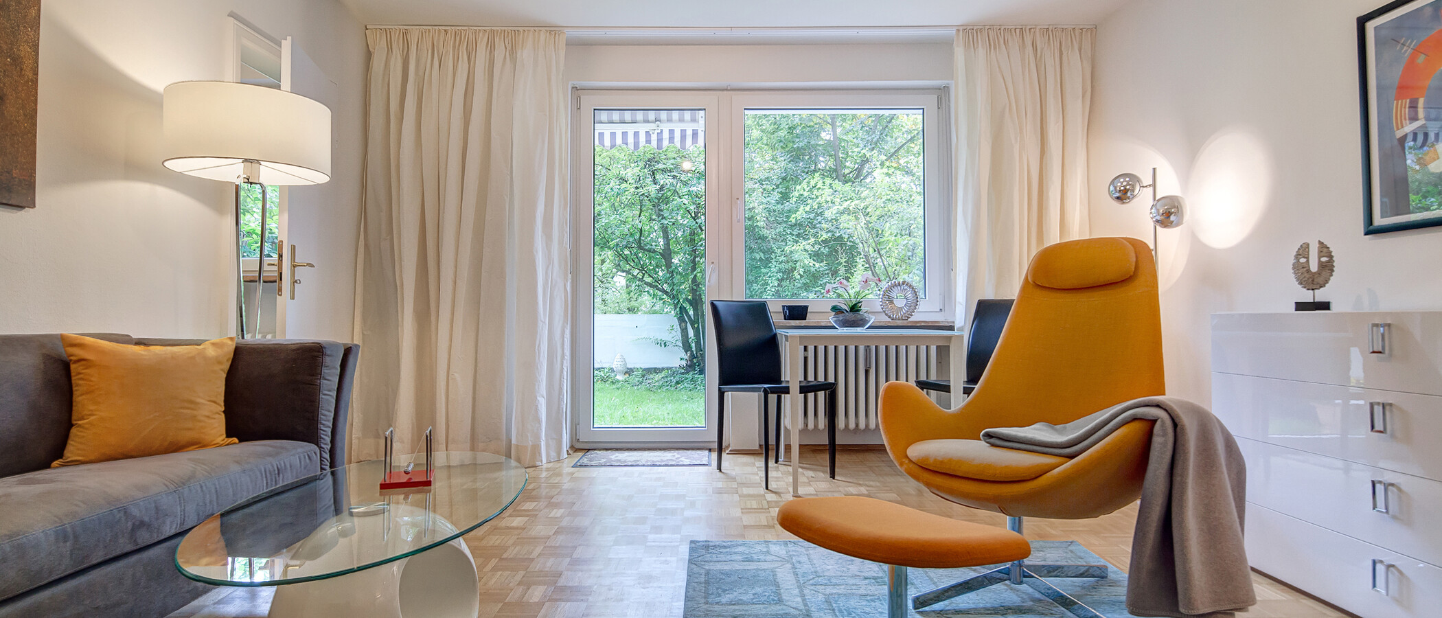 квартира München Maxvorstadt - Universitätsviertel 02 гостиная 10224