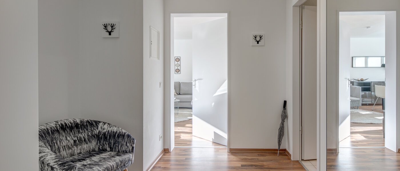 квартира München Oberföhring 01 коридор 10330