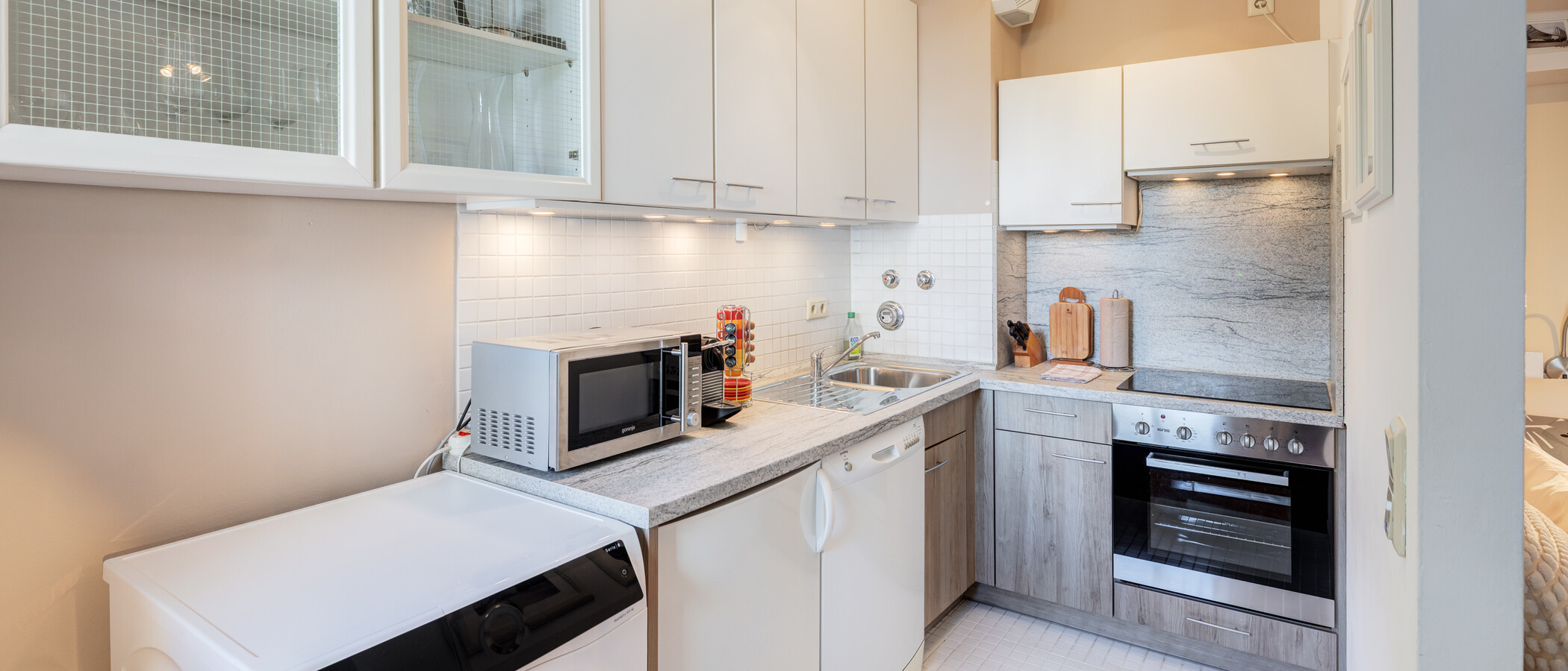 квартира München Maxvorstadt - Universitätsviertel 02 кухня 10343