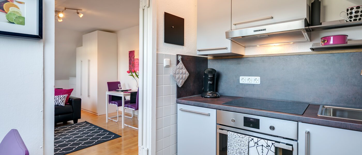 мансардная квартира München Maxvorstadt - Rund um den Josephplatz 04 кухня 10347