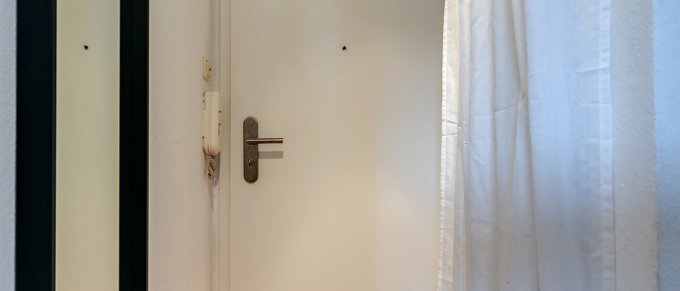 мансардная квартира München Maxvorstadt - Rund um den Josephplatz 02 коридор 10347