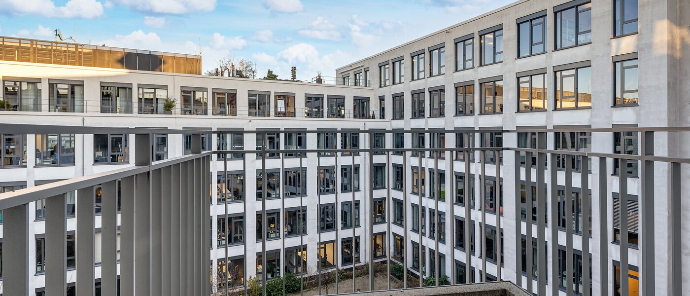 квартира München Maxvorstadt - Westen 02 балкон 10358