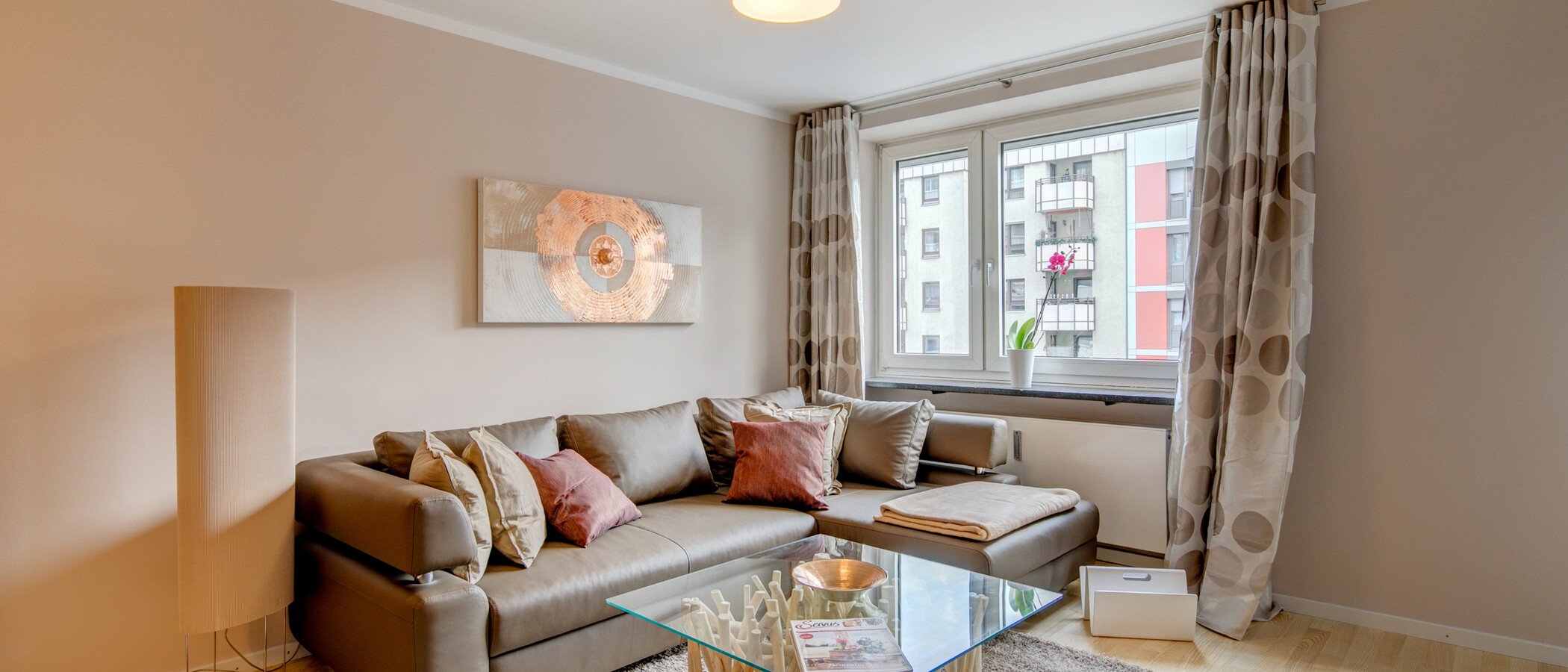 квартира München Schwabing-West (rund um den Bonner Platz) 01 гостиная 10412