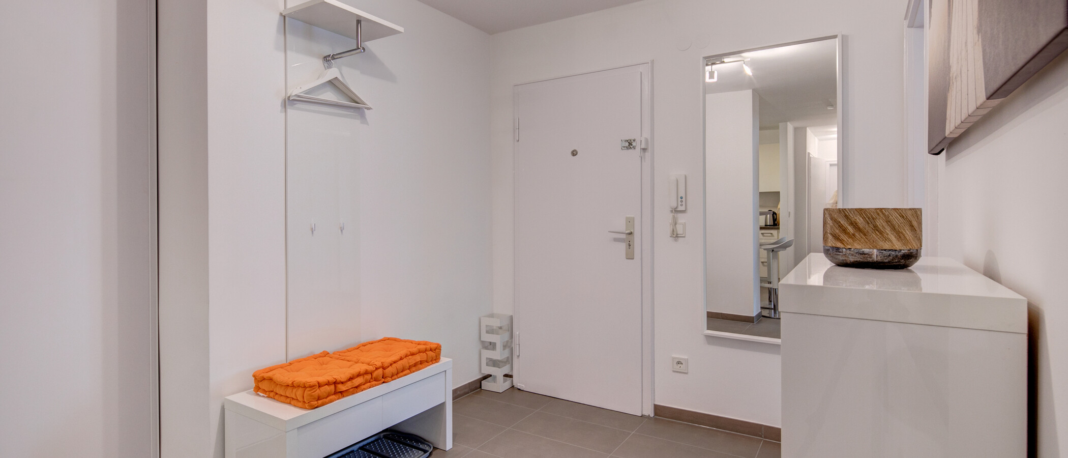 квартира München Schwabing-West (rund um den Bonner Platz) 02 коридор 10412