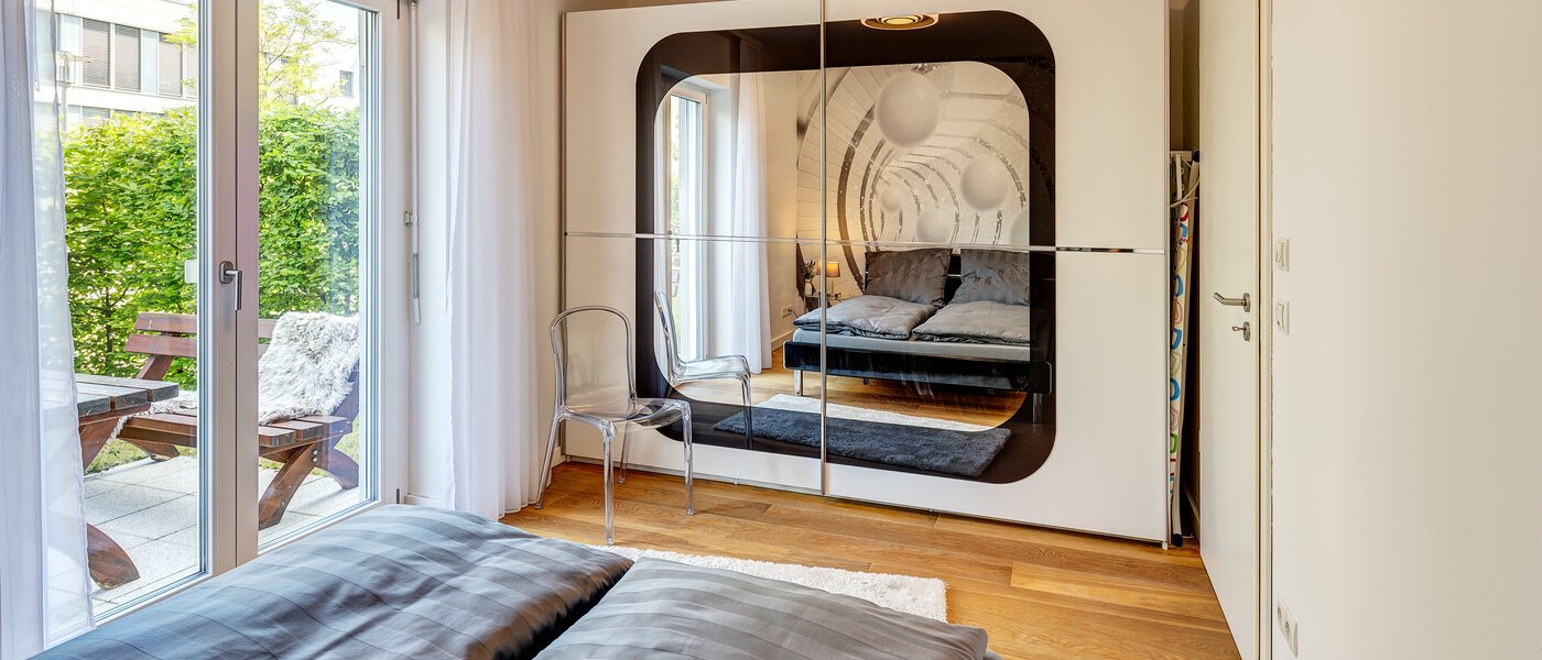 квартира München Messestadt Riem 02 спальная комната 10535