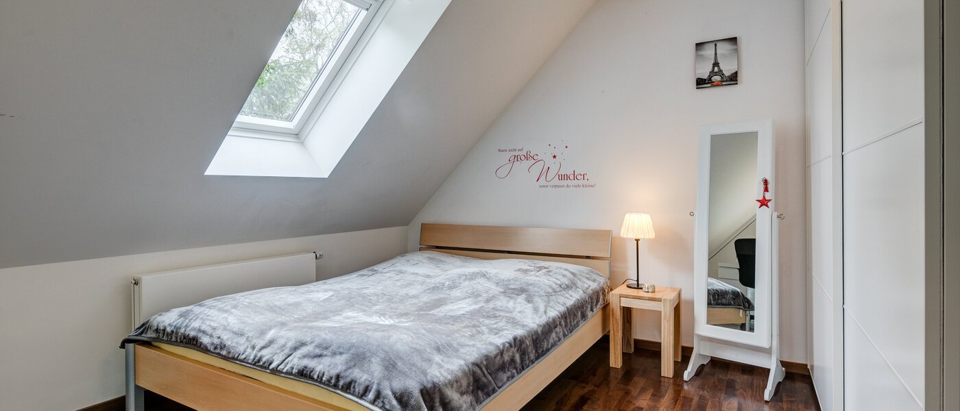 мансардная квартира München Obersendling 01 2-я спальная комната 10566