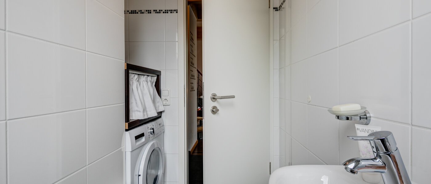 мансардная квартира München Obersendling 02 гостевой туалет 10566