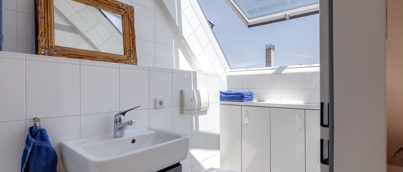 двухэтажная квартира München Sendling 01 гостевой туалет 10582