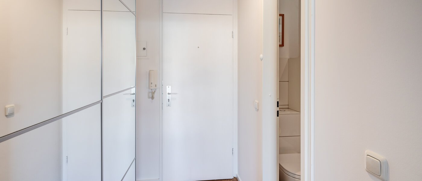 квартира München Neuhausen 01 коридор 10591