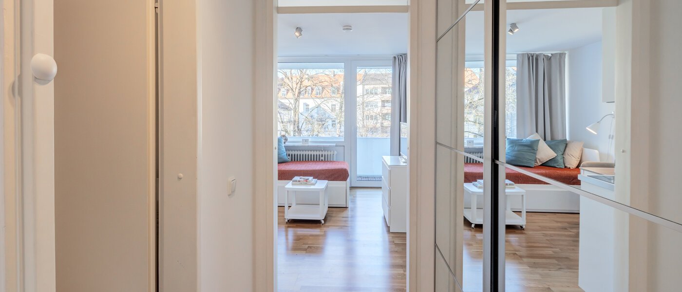 квартира München Neuhausen 02 коридор 10591