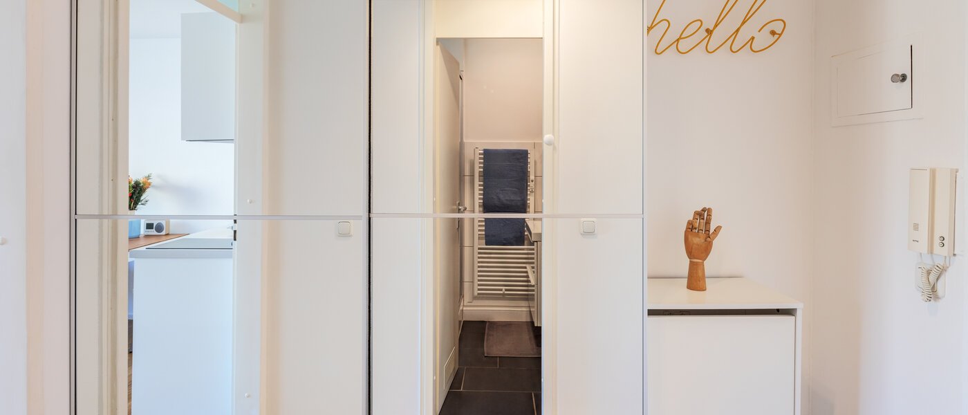 квартира München Neuhausen 03 коридор 10591