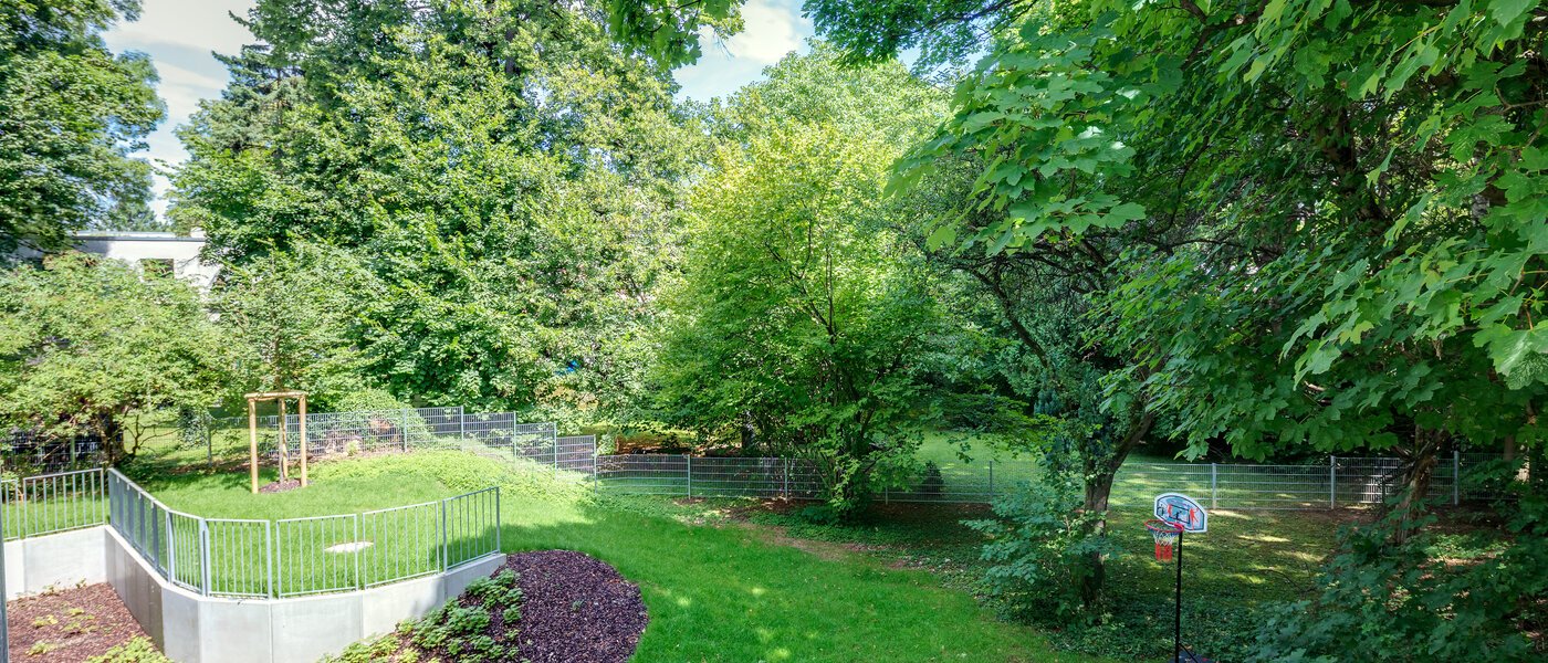 квартира München Bogenhausen 01 вид из окна 10643