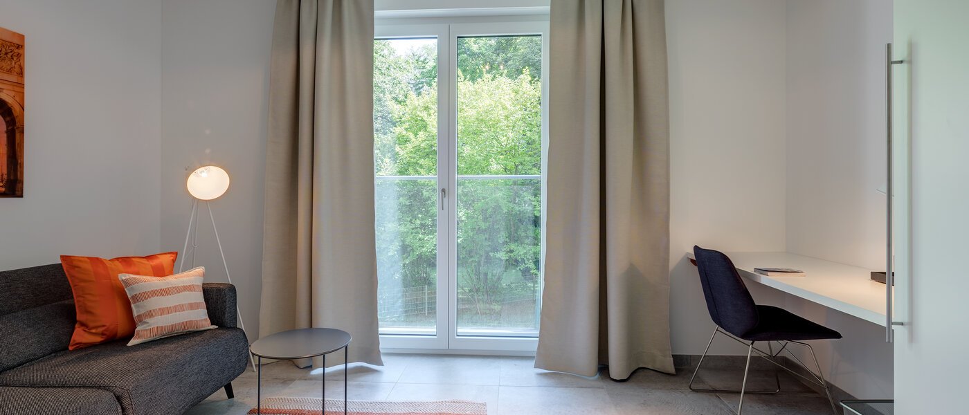 квартира München Bogenhausen 01 гостевая комната 10643