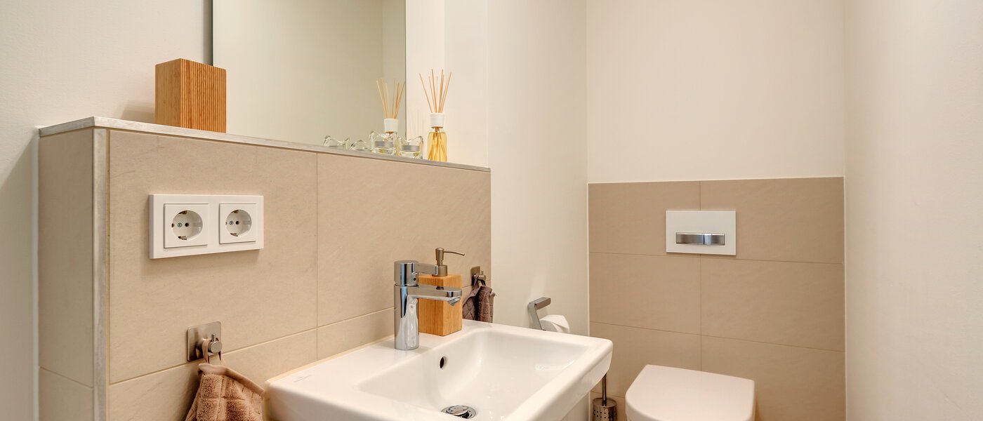 дом München Schwabing 01 гостевой туалет 10644